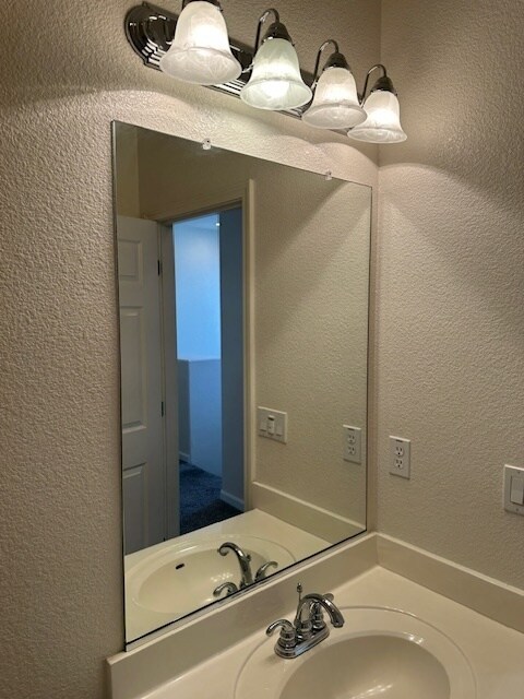 Building Photo - Patterson, Diablo Grande 3 bedroom 2.5 Bathroom Home.