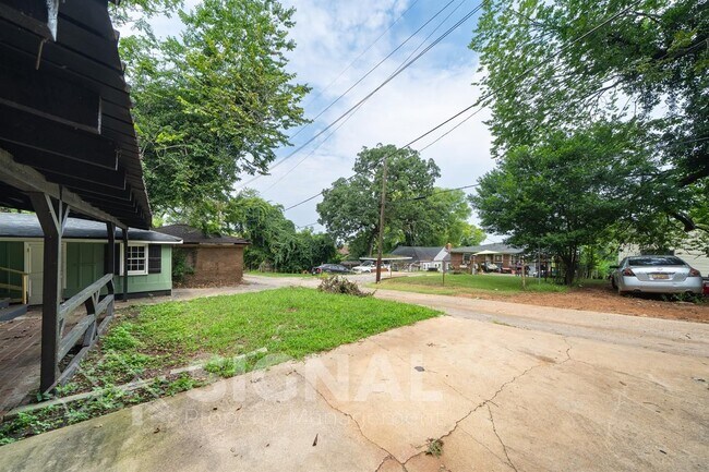Building Photo - 2016 26th St Ensley