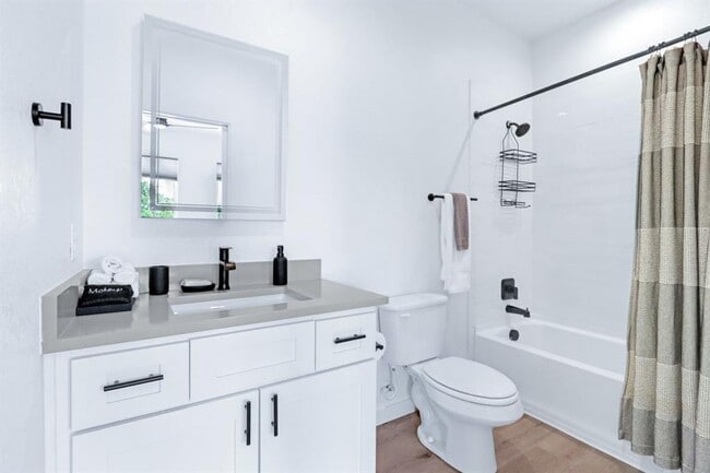 Building Photo - 2076 Dry Creek