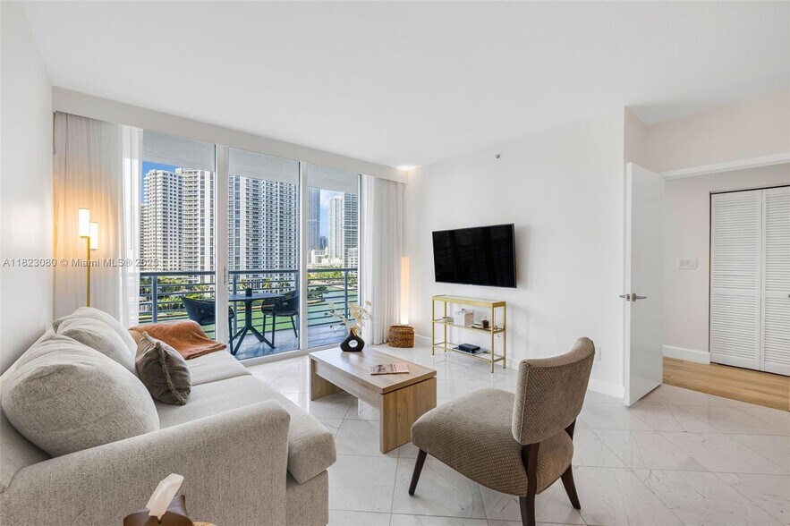 Building Photo - 325 S Biscayne Blvd