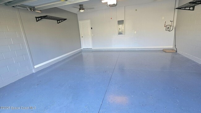 Building Photo - 965 Newton Cir