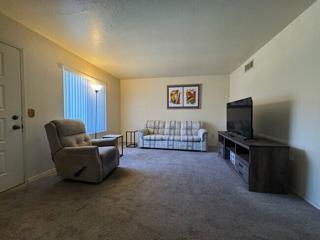 Building Photo - 2BR 2 BA Furnished  Condo across from Colorado Rivergated entry
