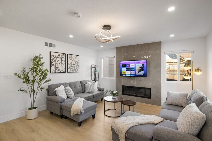 Building Photo - 1317 Donohue Dr