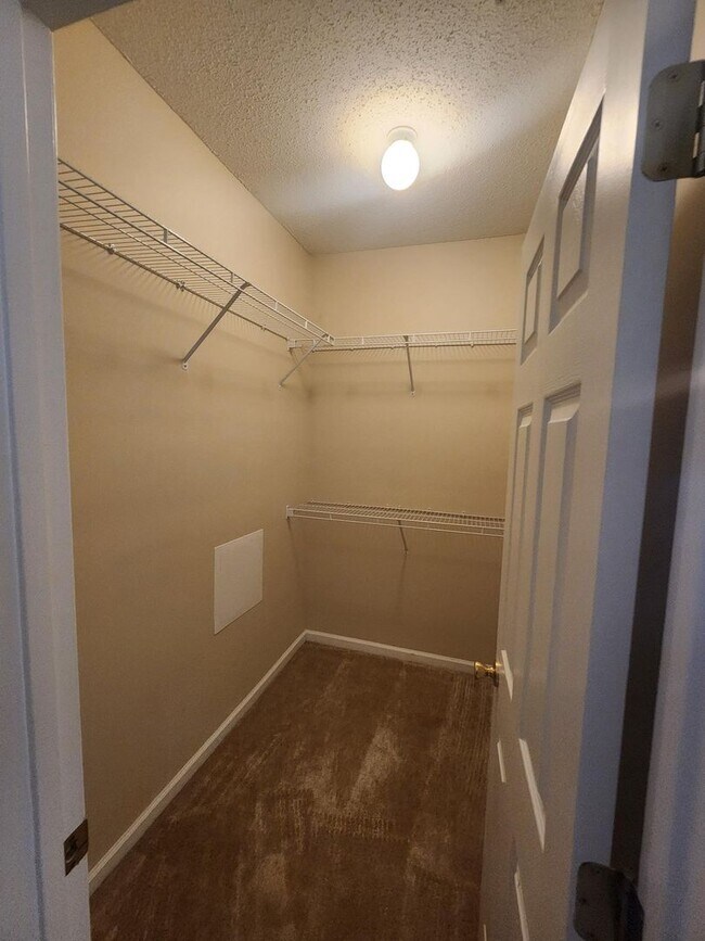 Building Photo - 140-202 Wexford Condominium