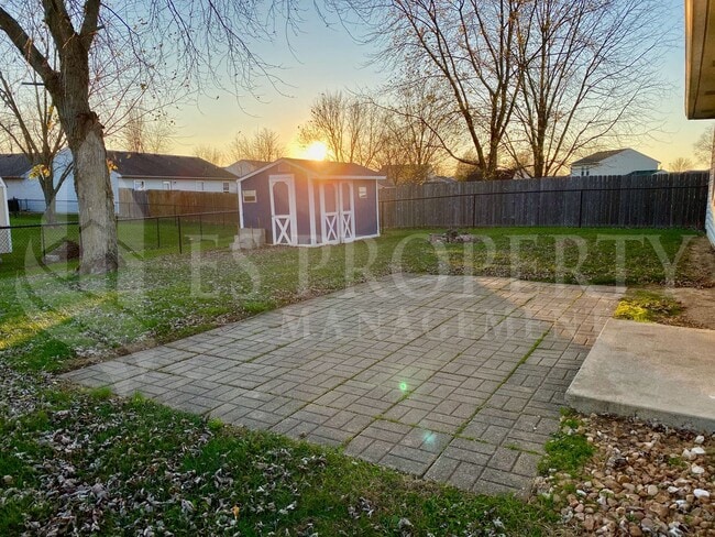 Building Photo - COMING SOON! Wonderful 3 Bedroom 2 Bathroo...