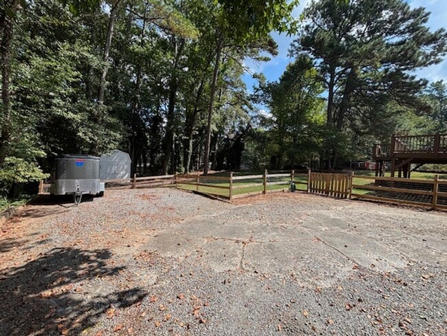 Building Photo - Beautifully Renovated 3-Bedroom, 2-Bath Ranch Home on Full Basement!