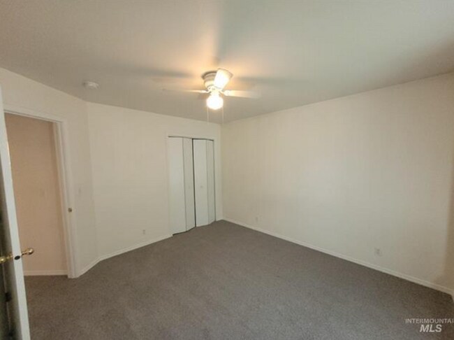 Building Photo - Charming 4-Bedroom Home in Eagle - Lawn Ca...