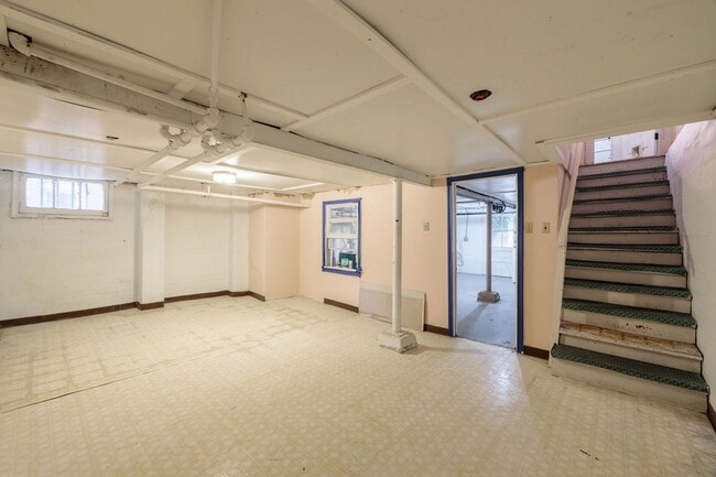 Building Photo - 3 Bedroom Home off of Patterson Ave **Avai...