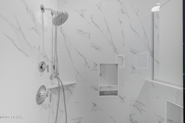 Building Photo - 200 Ocean Crest Dr