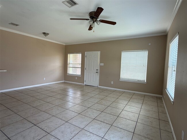 Building Photo - 1625 Townhome Ln