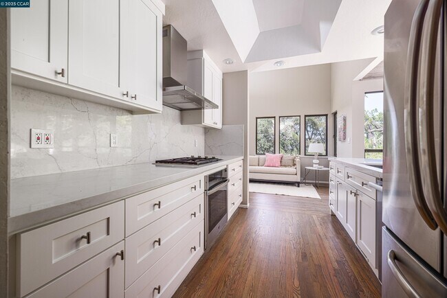 Building Photo - 47 El Gavilan Rd