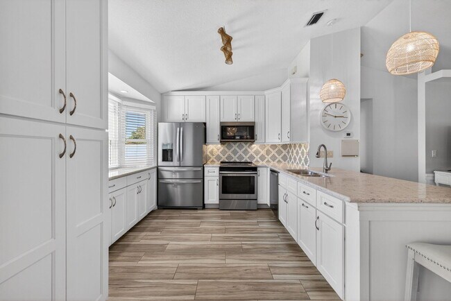 Building Photo - 341 11th Ave