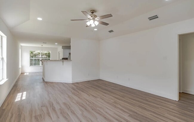 Building Photo - 2212 Summer Crossing