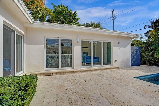 Building Photo - 2514 Yacht Club Blvd