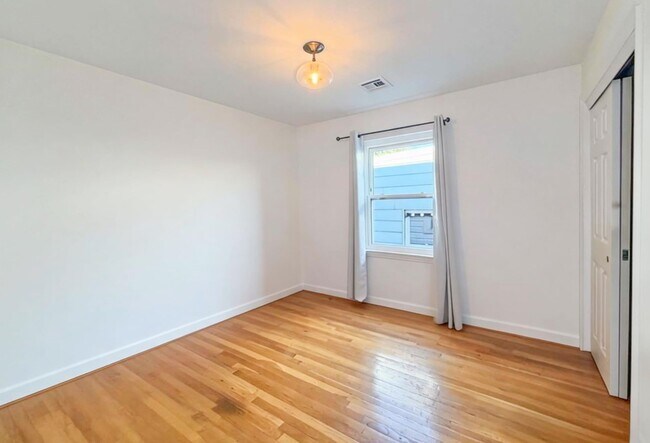 Building Photo - 108 Claremont Ave