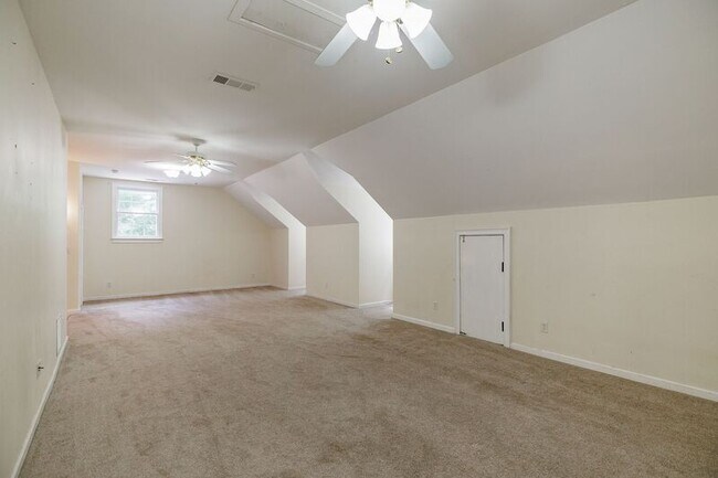 Building Photo - 580 Wolf Creek Trail