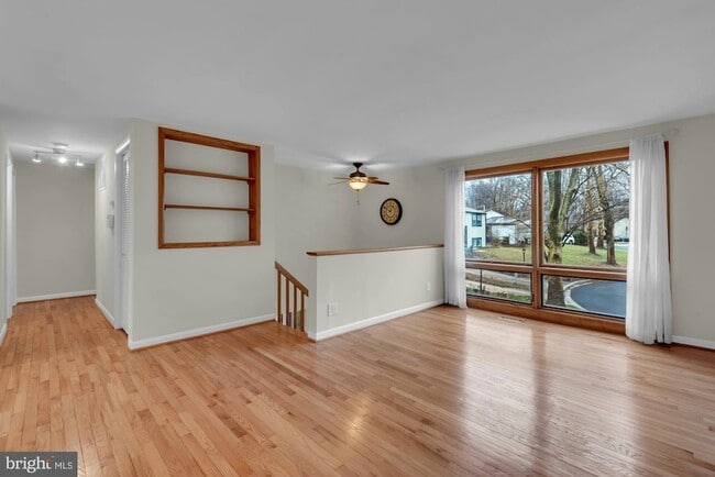 Building Photo - 8856 Youngsea Pl