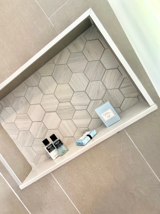 Building Photo - 5057 Blackburn St