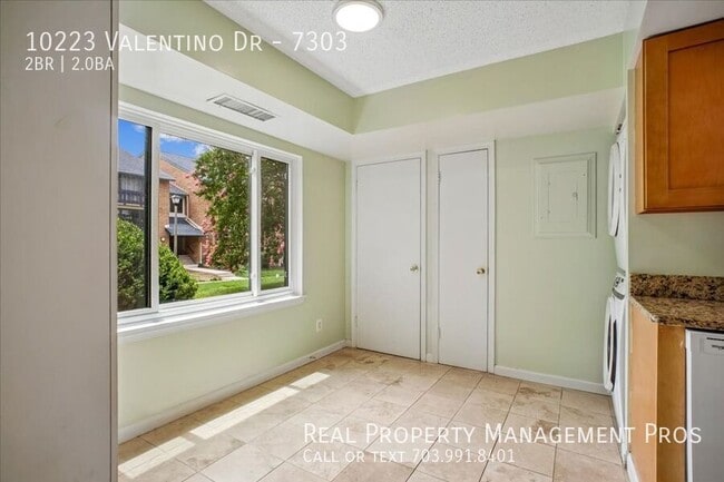 Building Photo - 10223 Valentino Dr