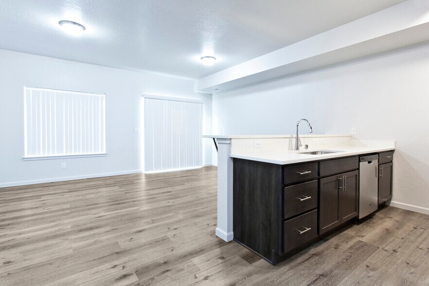 Building Photo - Felts Townhomes