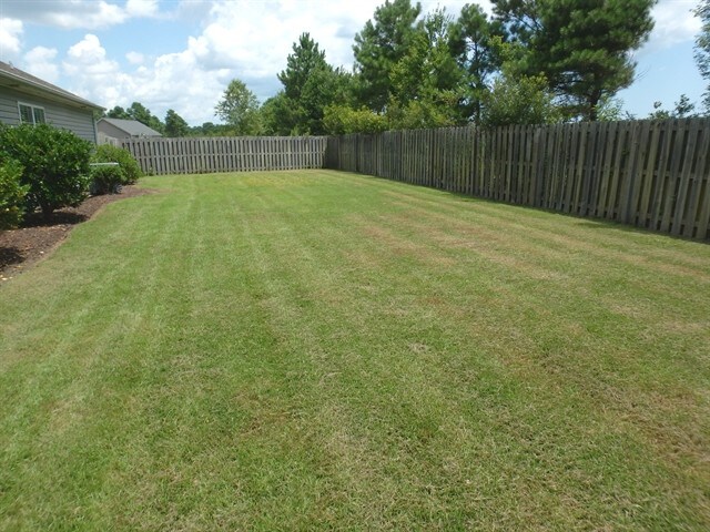 Building Photo - 2626 Bow Hunter Dr