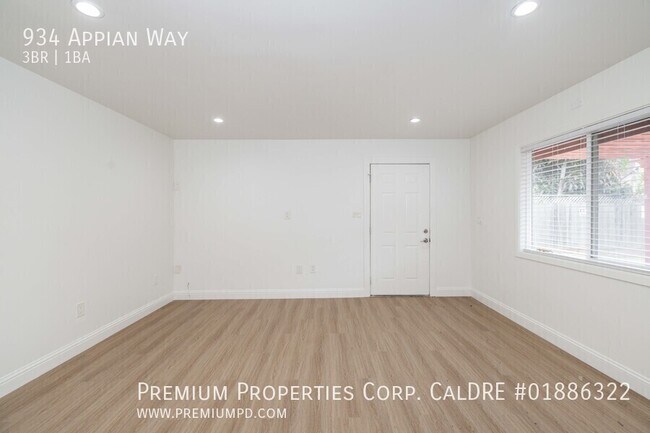 Building Photo - 934 Appian Way