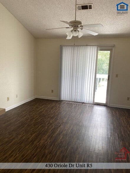 Building Photo - 430 Oriole Dr