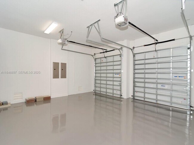 Building Photo - 10400 S Barnsley Dr