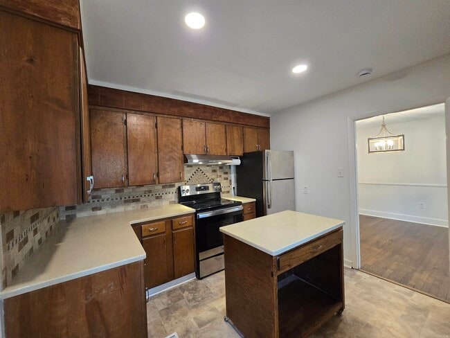 Building Photo - 3117 N Cypress St