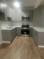 Building Photo - 1640 N Hobart Blvd