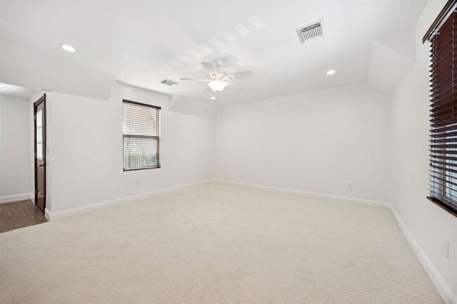 Building Photo - 3415 Southmore Blvd