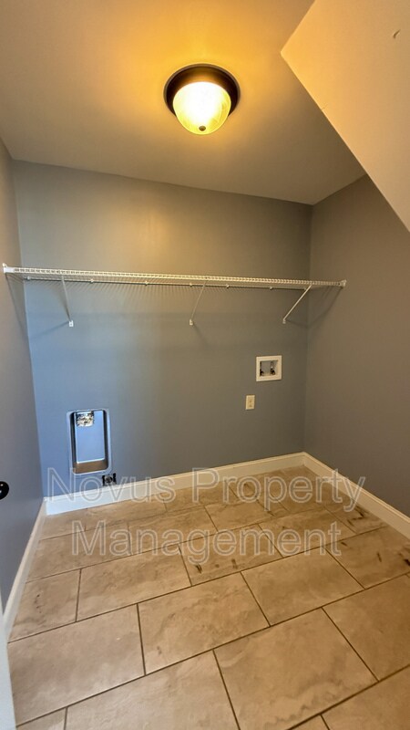 Building Photo - 338 Brookstone Dr