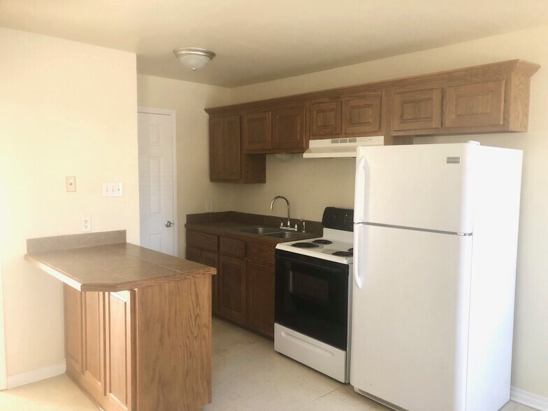 Building Photo - 44068 S Baptist Rd