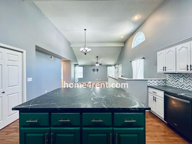 Building Photo - Overland Park Raised Ranch, Primary Suite ...
