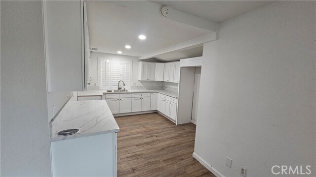 Building Photo - 5683 Wagonwheel Rd