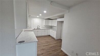 Building Photo - 5683 Wagonwheel Rd