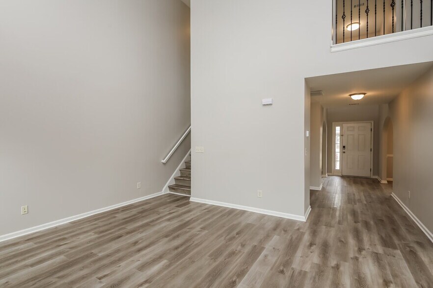 Building Photo - 6176 Mulberry Park Dr