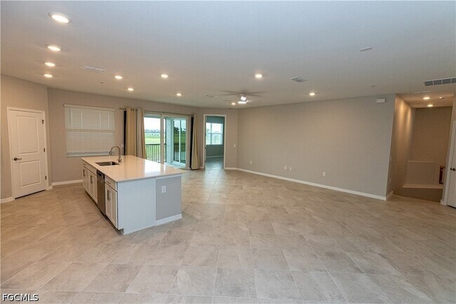 Building Photo - 15908 Grn Acrs Ave