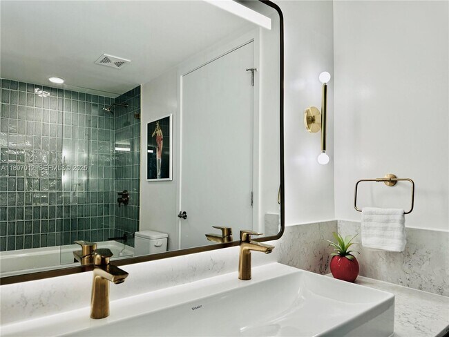 Building Photo - 159 NE 6th St