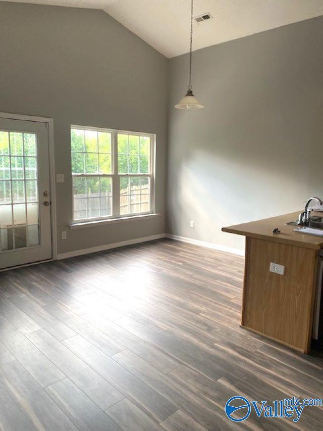 Building Photo - 222 Silverbreeze Ct