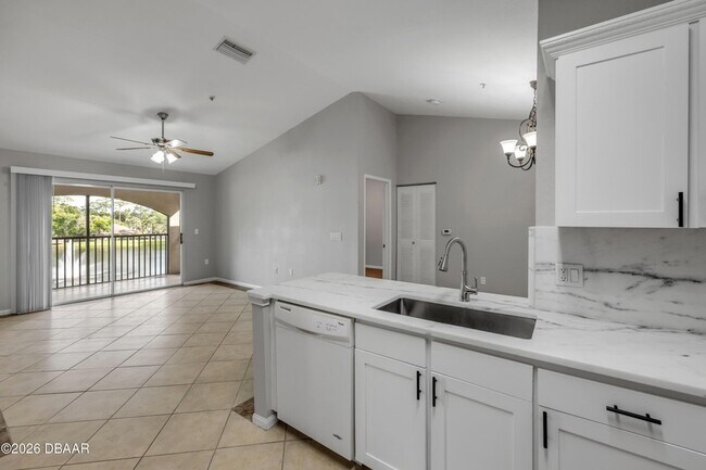 Building Photo - 940 Village Trail