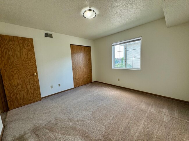 Building Photo - 156 Westside Dr