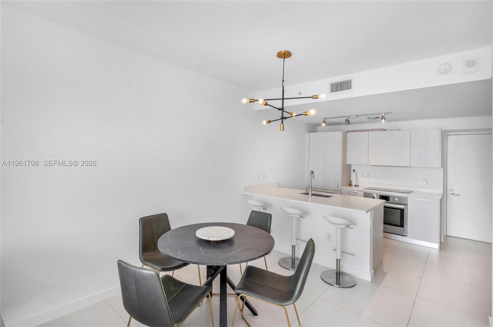 Building Photo - 501 NE 31st St