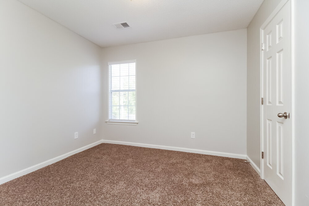 Building Photo - 8432 Creek Front Dr