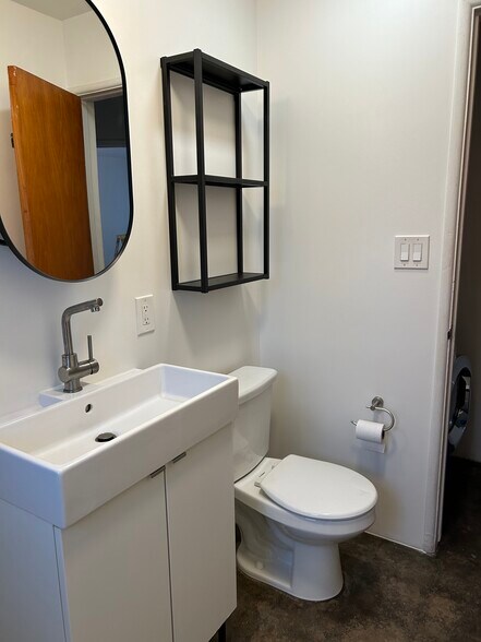 Building Photo - 3666 Villa Ter