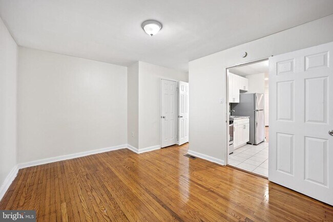 Building Photo - 5324 N Marvine St