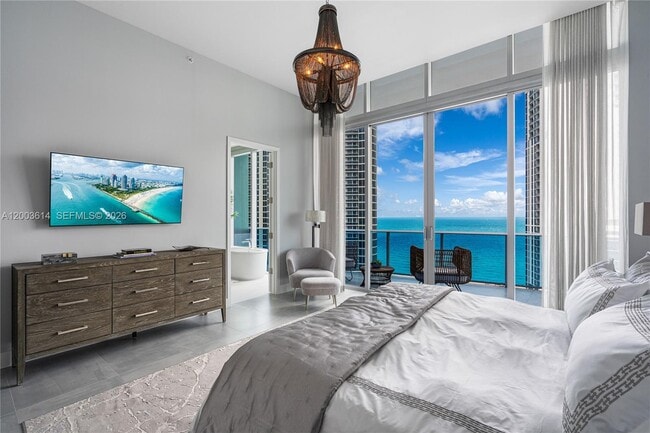 Building Photo - 17550 Collins Ave