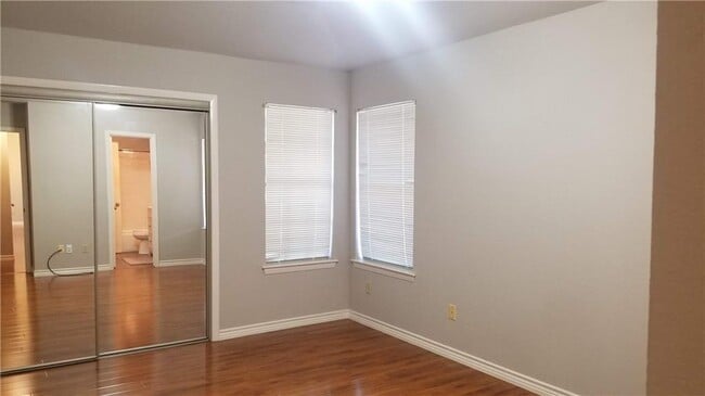 Building Photo - 1011 Markham Ln