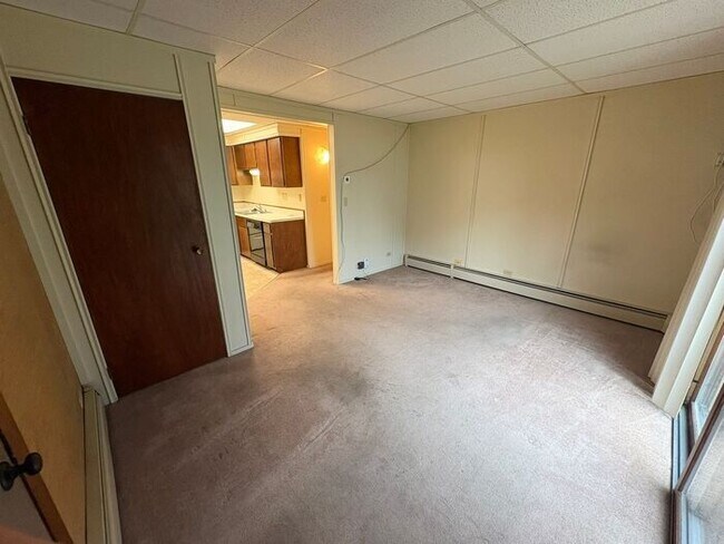 Building Photo - $925 | 2 Bedroom, 1 Bathroom Apartment | Pet Friendly* | Available for Immediate Move In!!