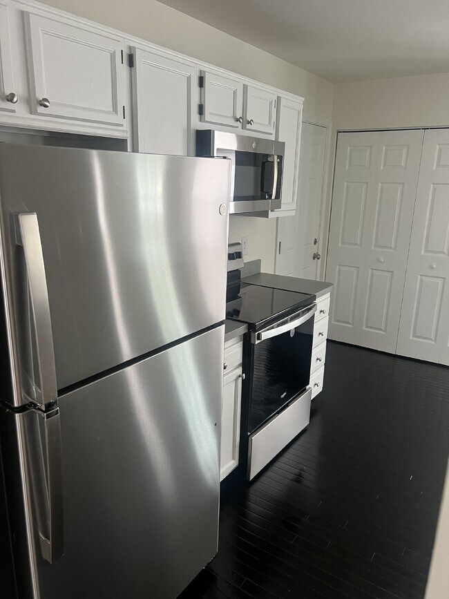 Building Photo - Charming 4 Bed, 2.5 Bath Home in Frederick...